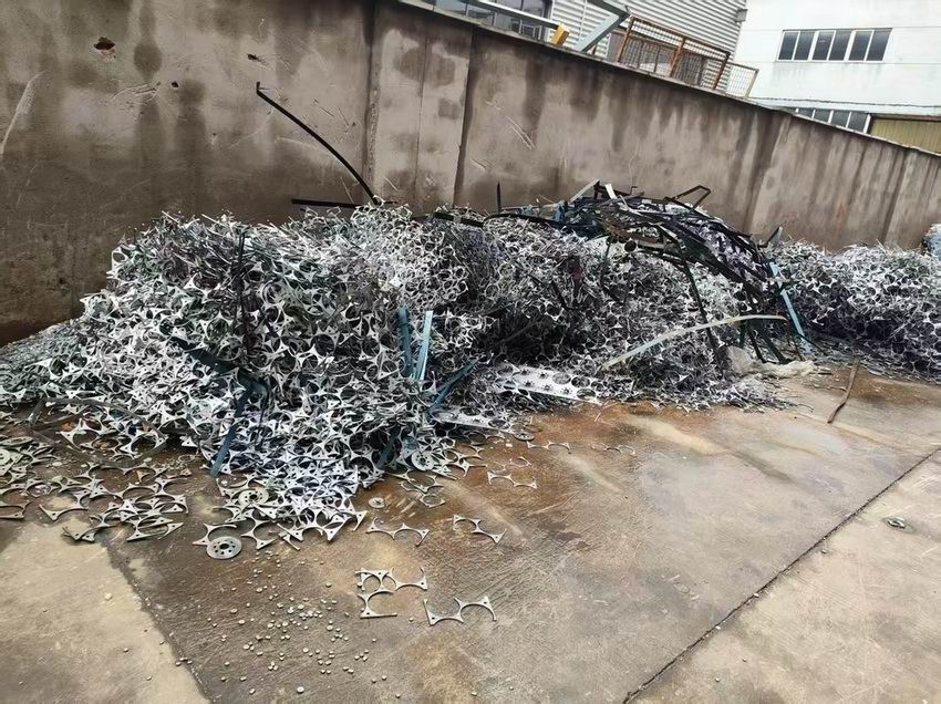 废铁回收
